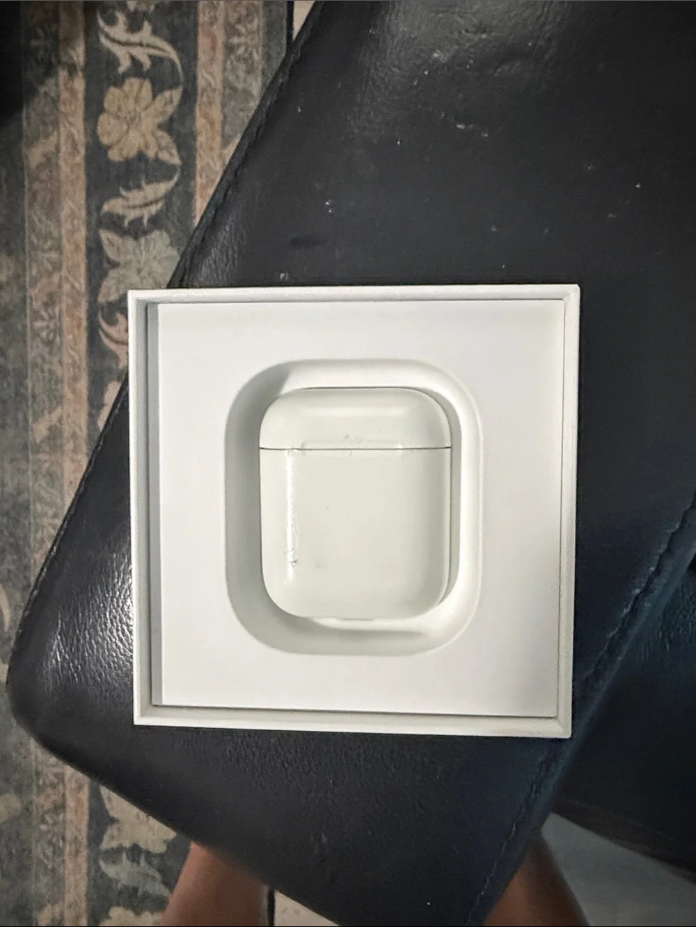 Apple White AirPods Gen 2 Wireless Earbuds with Charging Case